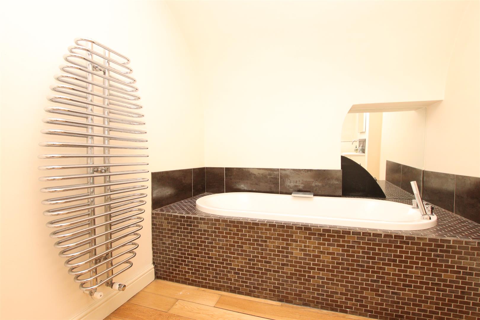 Walcot Parade, Walcot, BA1